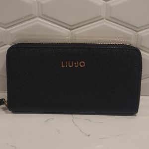 Liu Jo Black Zip Around Wallet NWT